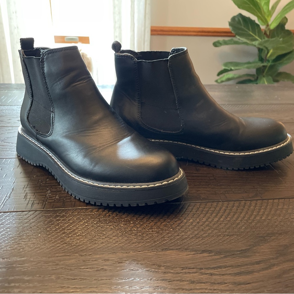 Madden girl 9.5 black boots